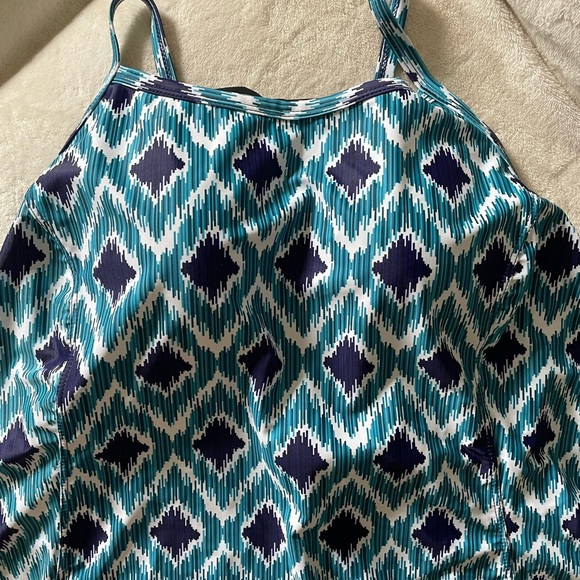 Tankini top. - Picture 2 of 4